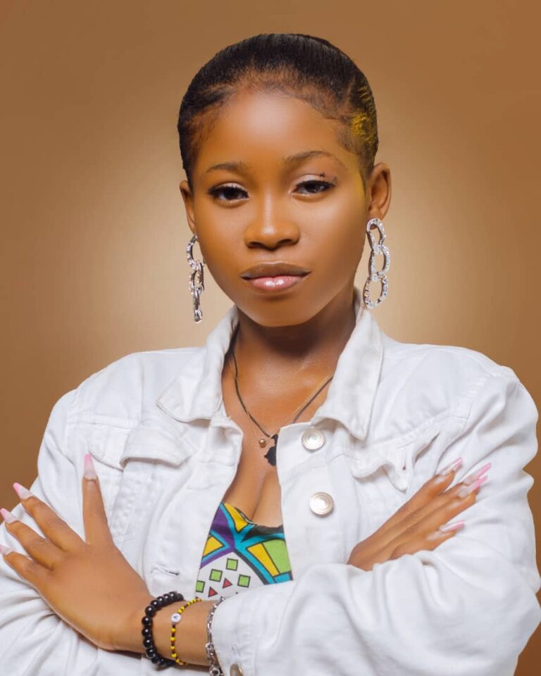 Esty Bravo Biography