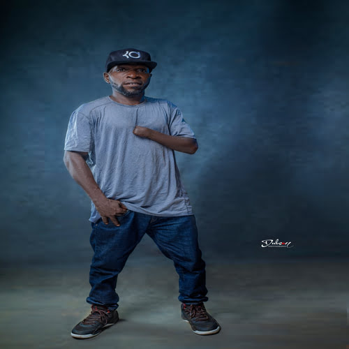 Signature01 Biography