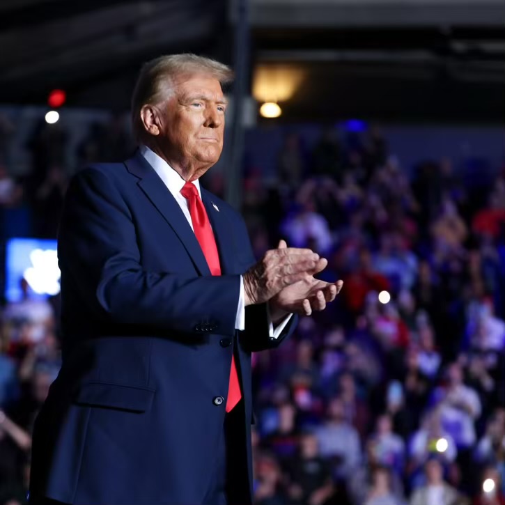 Donald Trump Biography – Books, Latest News, Net Worth & Wife